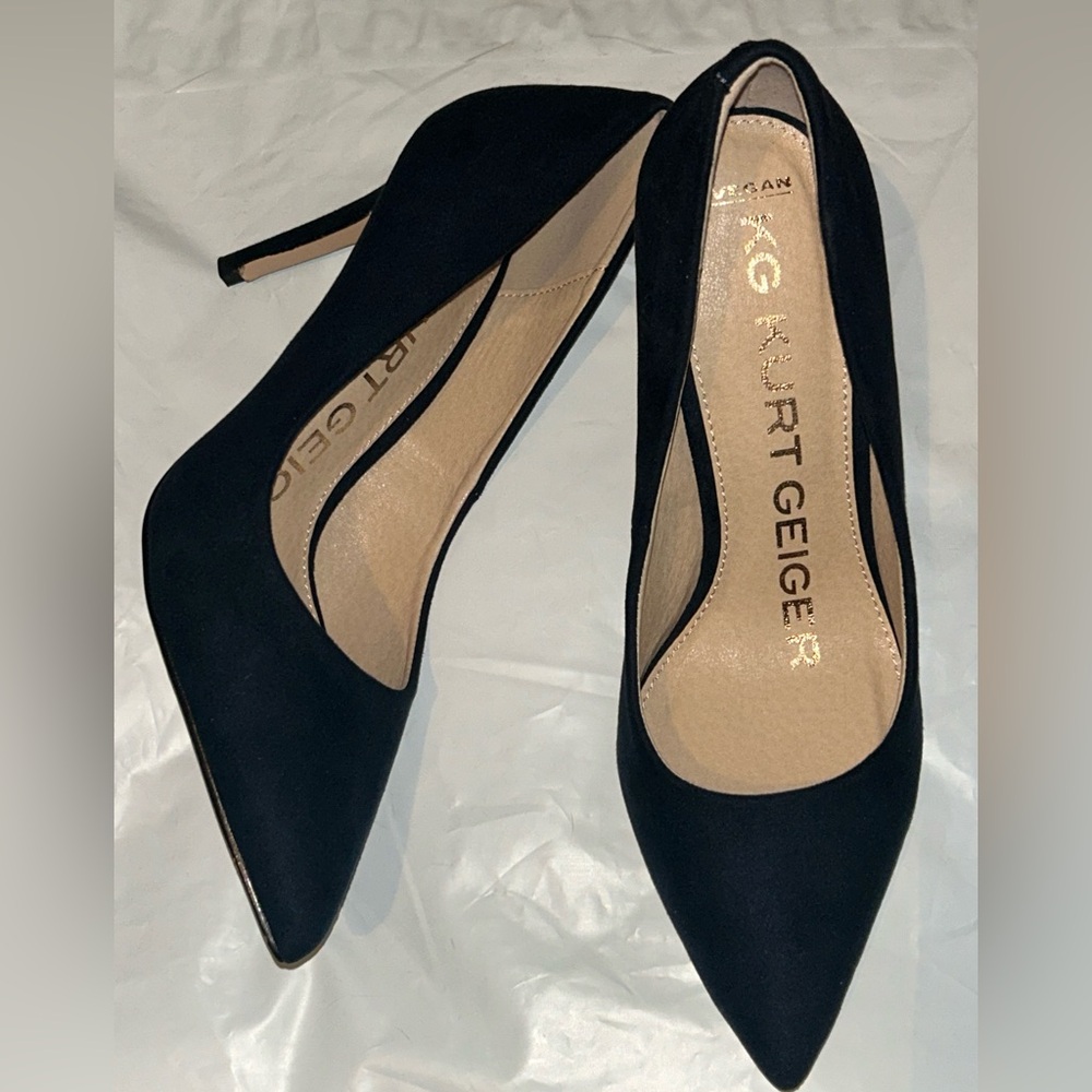 Sz. 6 Navy Kurt Geiger Heels *New*